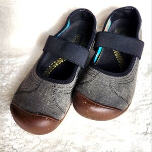 Keen Sienna Mary Jane's Women's Size 8 1/2.